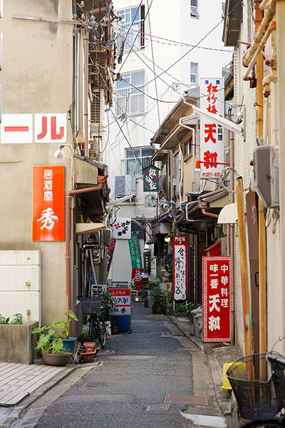 栄小路の街並み