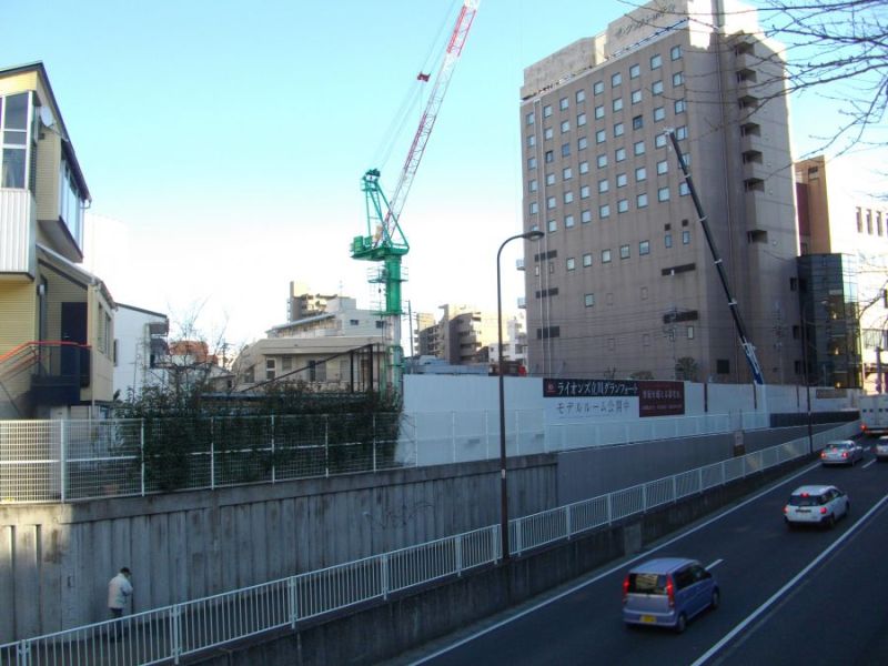 ＪＲ立川駅南口から徒歩8分。2014年3月に竣工予定