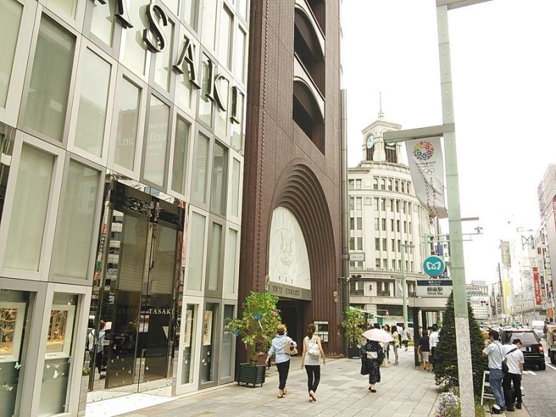 28年連続で全国最高路線価となった東京・銀座の鳩居堂前