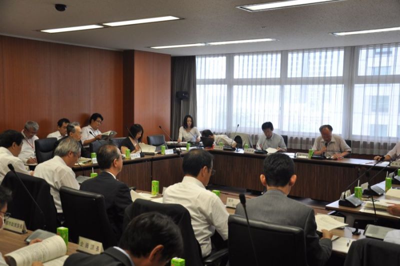 国土交通省内で開かれた第7回都市再構築戦略検討委員会