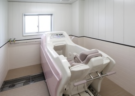 車いすで入ることができる機械式浴室