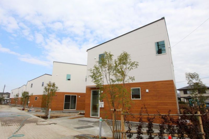 コスモスイニシアが埼玉県新座市で募集している戸建て賃貸住宅。敷地内の無電化を実現するなど特徴を持たせた