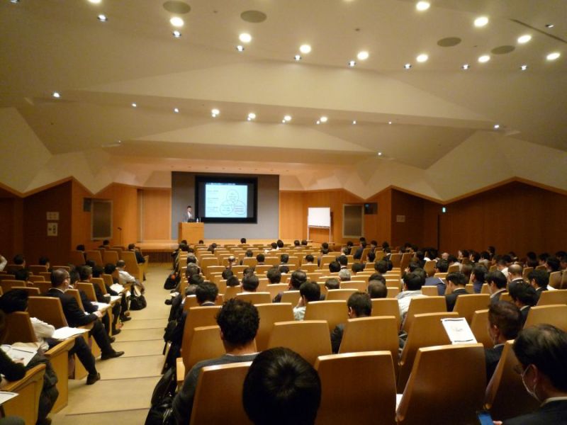 2月6日、すまい・るホール（東京都文京区）で新制度の説明会が開かれた