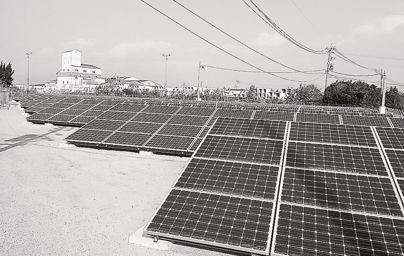 九州本土では、１０キロワット以上の新規太陽光発電の受け入れが保留となっている＝鹿児島県内で
