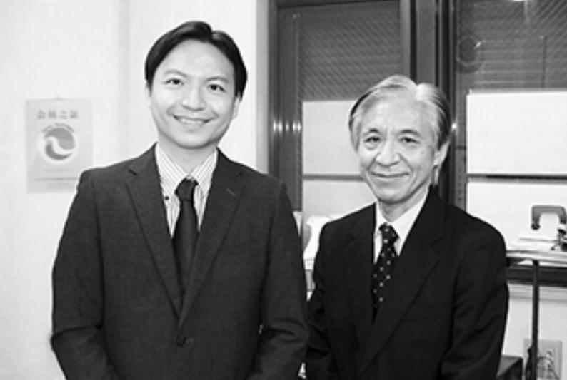 代表取締役の飯田恒久氏（右）と息子の守氏