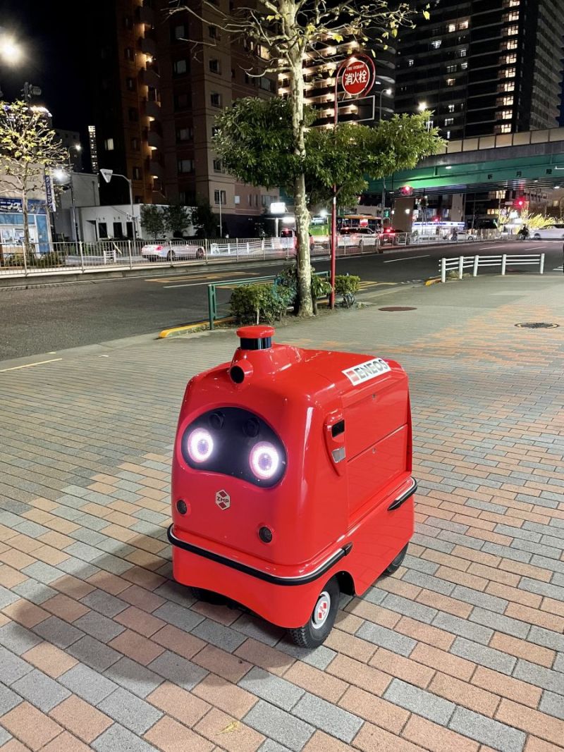 自律走行してロボットが自宅まで届ける