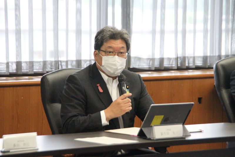 第１回ＧＸ実行対策本部で取り組みの決意を語る萩生田大臣